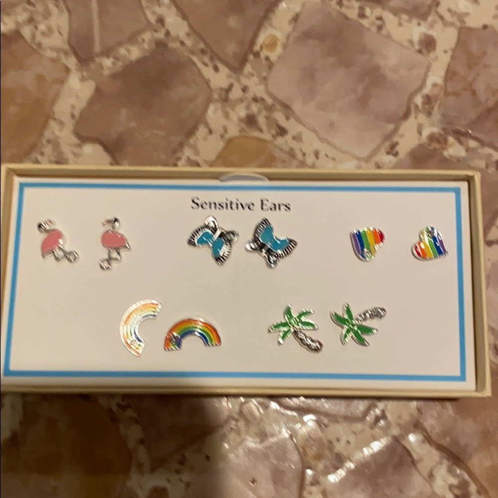 Bay studio earring set